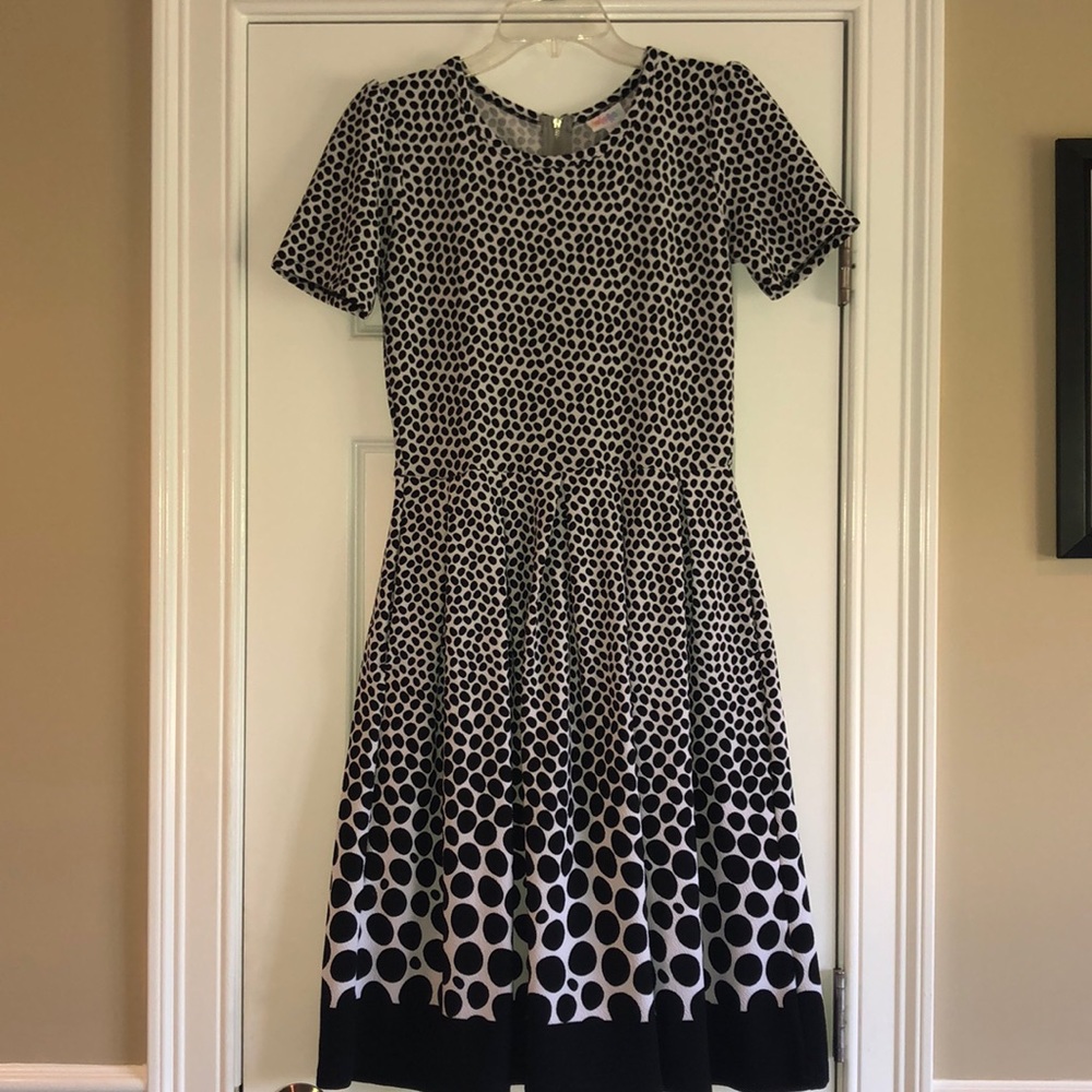 NWOT LuLaRoe Amelia Black & White Polka Dots - Med